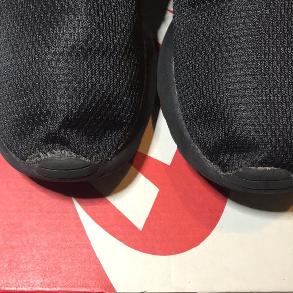 Women’s Nike Rosherun - Picture 2 of 8